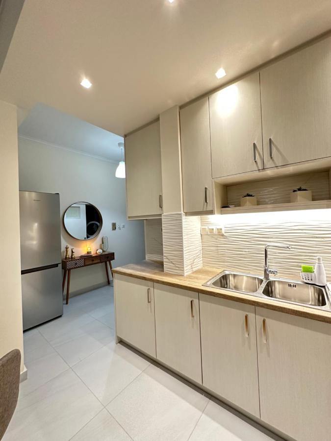Comfort Inn Athena Bagian luar foto