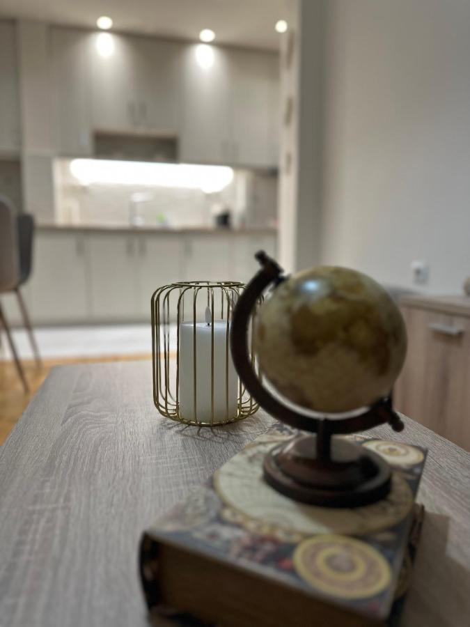 Comfort Inn Athena Bagian luar foto