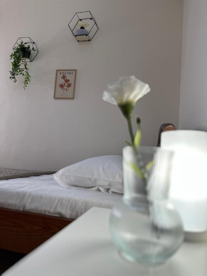 Comfort Inn Athena Bagian luar foto