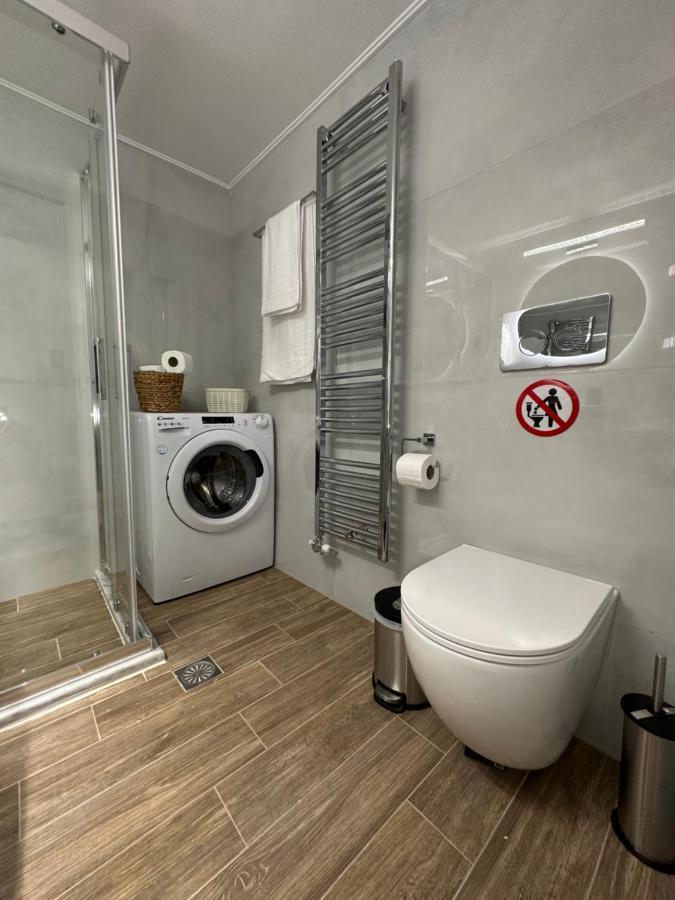 Comfort Inn Athena Bagian luar foto