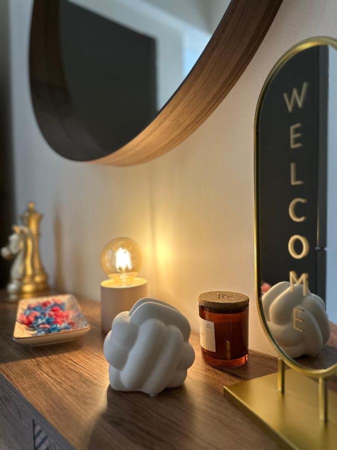 Comfort Inn Athena Bagian luar foto